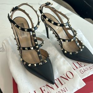 Valentino Rockstud